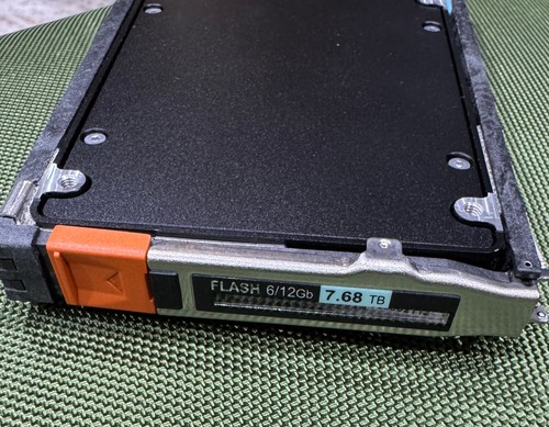 Dell / EMC 7.68TB SAS 12gb SSD P/N 118000520 Samsung PM1633a W/caddy - Afbeelding 3 van 3