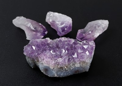 Large Amethyst Crystal Cluster 3.5'' + 3 2'' Amethyst Crystals, 9.4 Oz Total