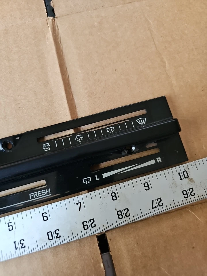 1984 Toyota Celica Heater/AC control Panel Faceplate (1g) - Изображение 4 из 4