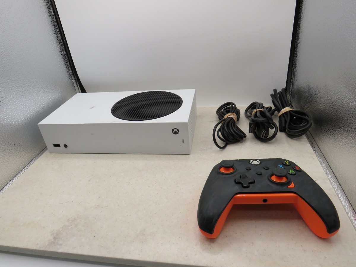 Microsoft - imHon-factory　Xbox Pre-Owned Microsoft Xbox One X 1TB Gaming Console Black with