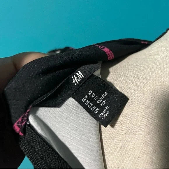 H&M XS Black Pink Eiffel Tower Paris Neoprene Sleeveless Dress Ruffle Hem thumbnail 5