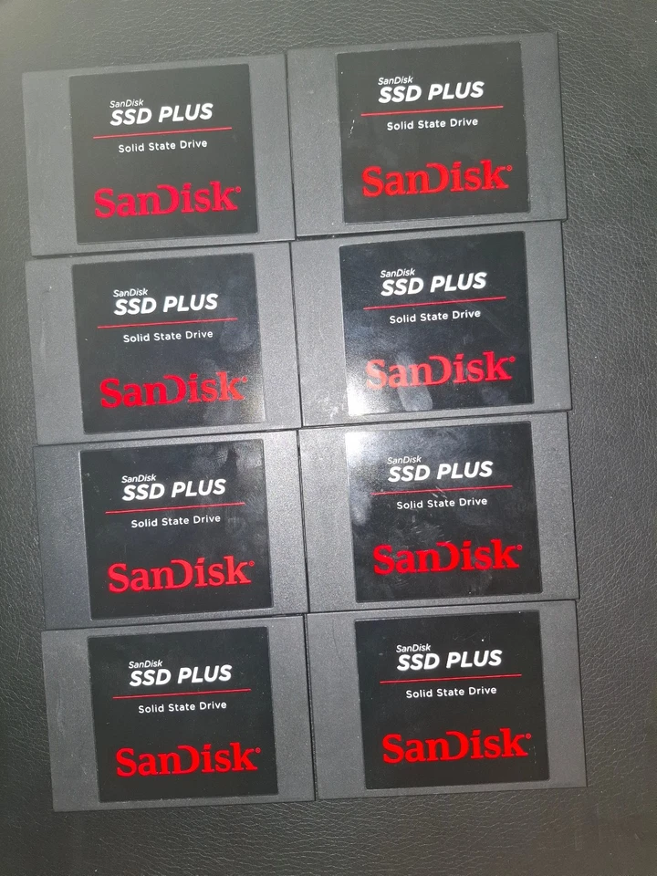 SSD 2,5" 120GB ScanDisk, Konvolut von 8 Platten