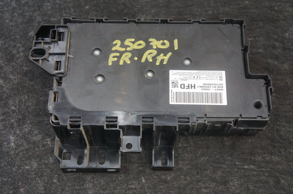 Módulo de control de carrocería de caja de fusibles BCM OEM GR3T15604HFD Ford Mustang Shelby GT350 2016 Foto 2 de 4