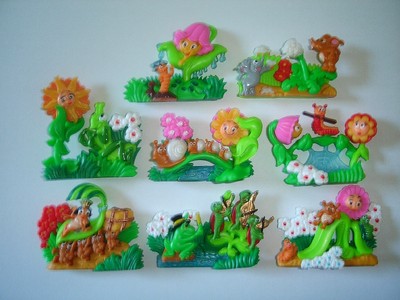KINDER SURPRISE SET - 3D PUZZLE BUGS IN THE MEADOW 1999 - TOYS