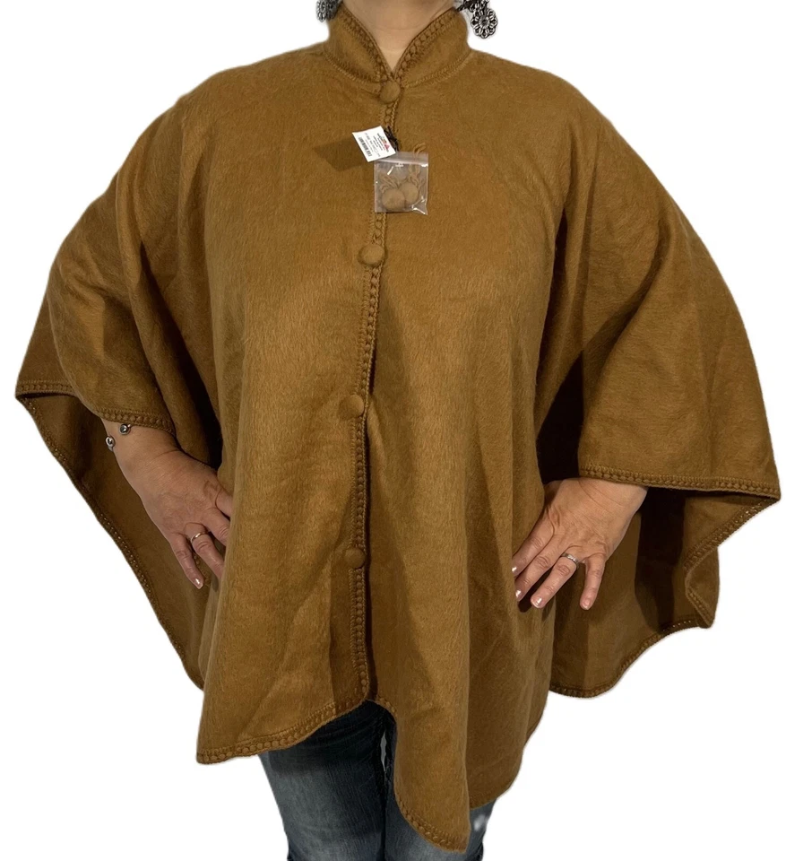 Handmade Alpaca Poncho, Exclusive & Warm Garment, Handmade Natural Alpaca Poncho - Image 2 of 2