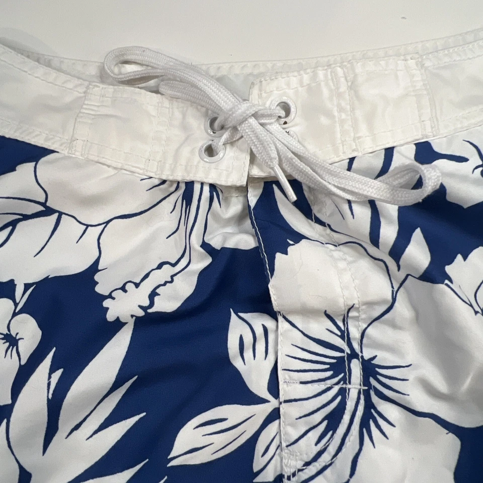 Bañador mediano azul marino antiguo para hombre azul blanco forrado patrón floral bolsillos laterales Foto 2 de 4