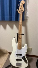 Squier Afinity Jazz bass V 5 string bass Safe packing!
