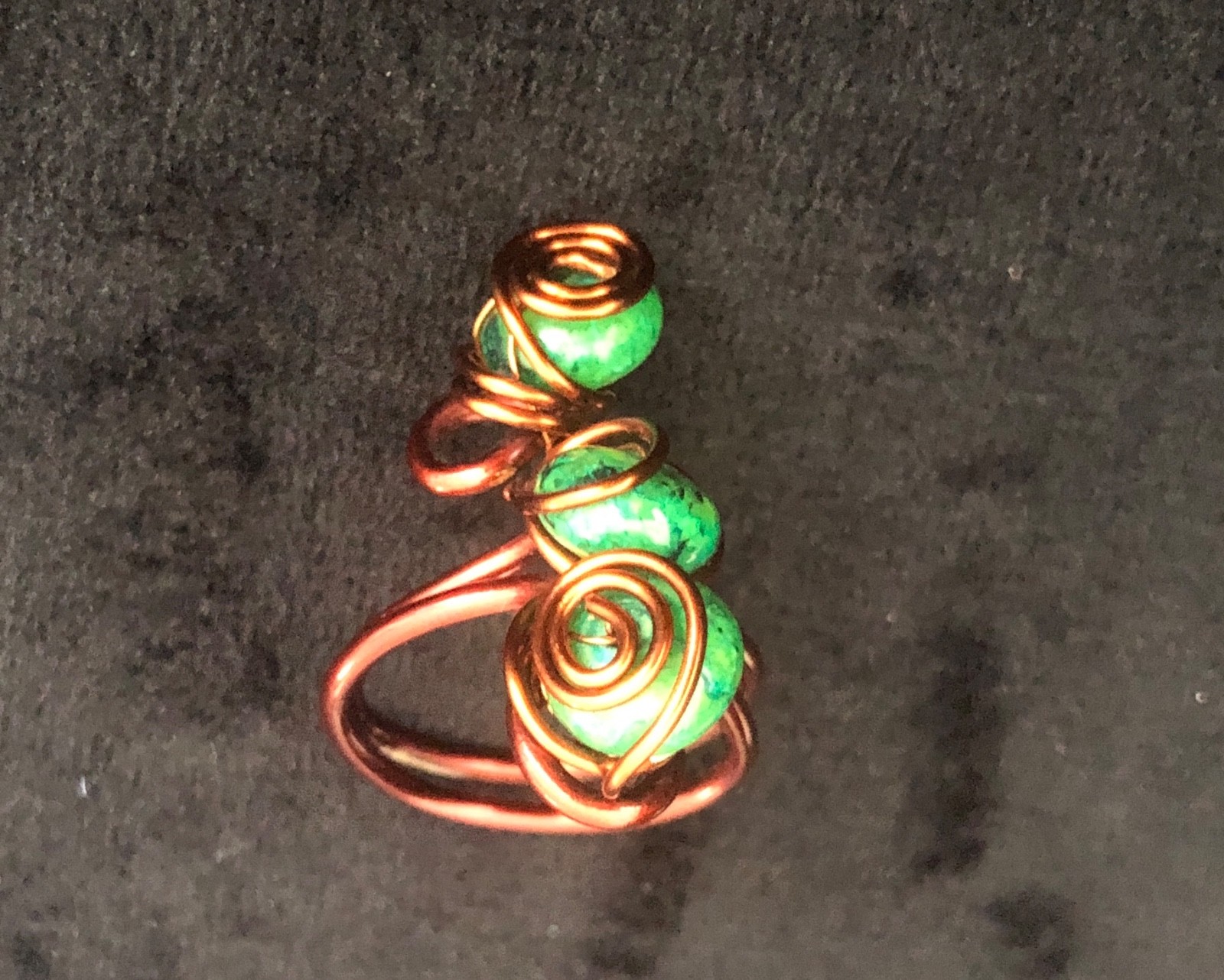 Handcrafted wire-wrapped ring featuring three vib… - image 4