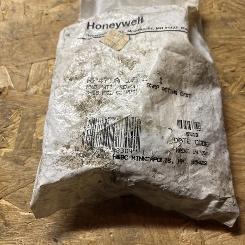 Honeywell RP471A1002 Pneumatic Snap-Acting Relay