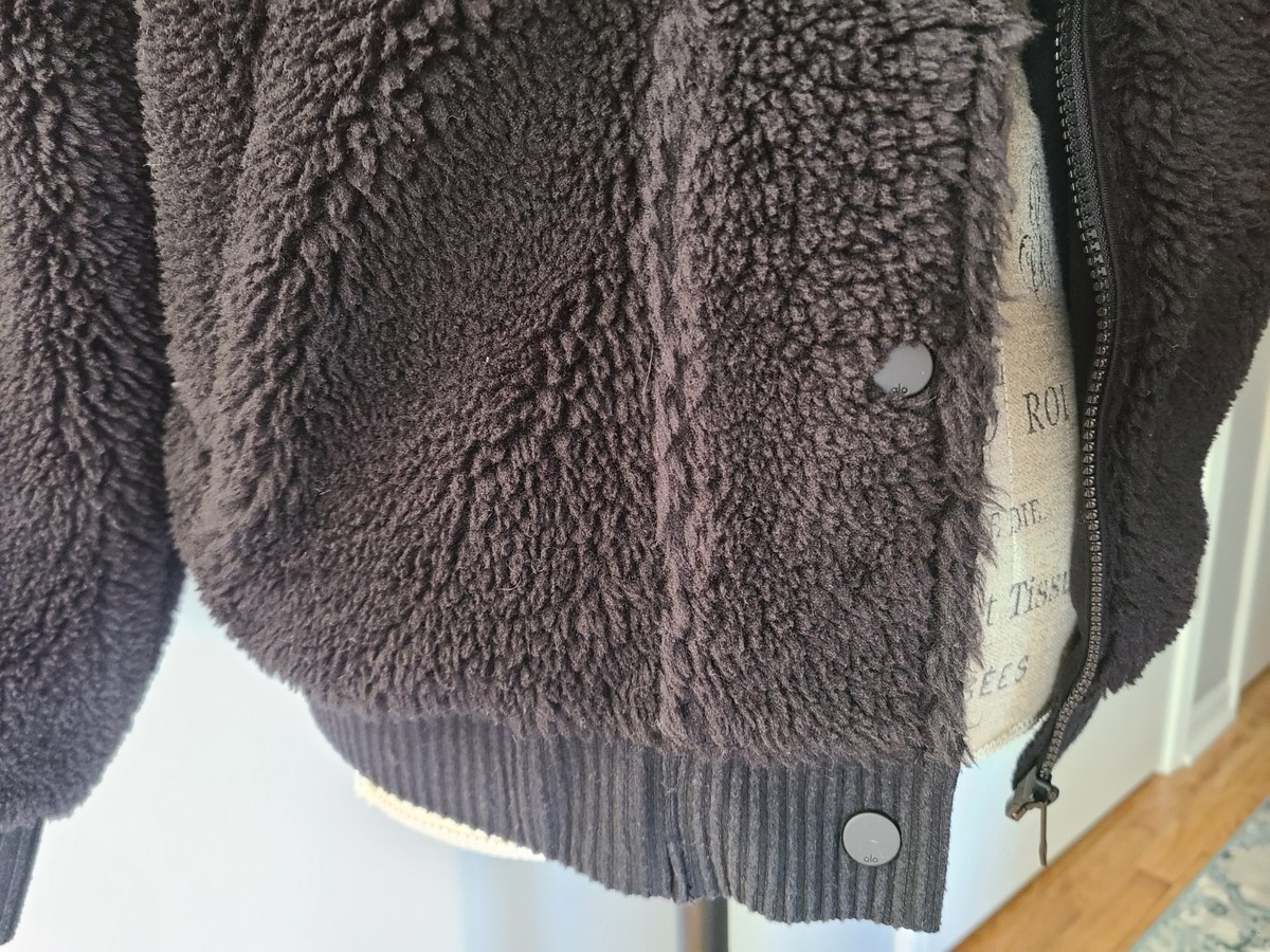 NWOT!!! Alo Yoga Sherpa Snow Angel Varsity Puffer Jacket Black