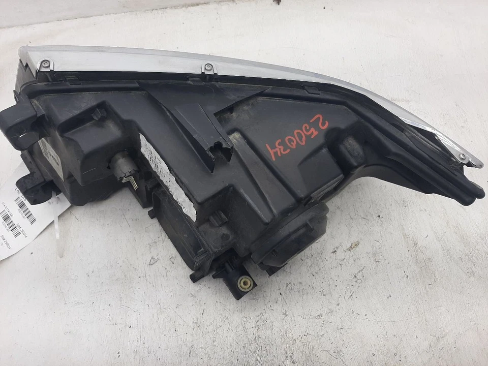 Faro halógeno de pasajero Ford Edge 2011-2014 fondo brillante BT4Z13008A Foto 3 de 4