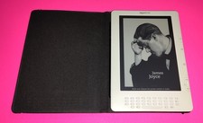 Amazon Kindle DX 9.7" White D00611 w/ New Battery Cover Bundle Read Description