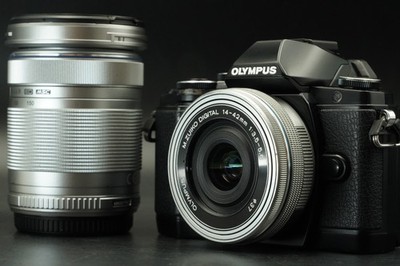Olympus OM-D E-M10 Camera + 14-42mm 40-150mm -2888 cuts- US STOCK #11793