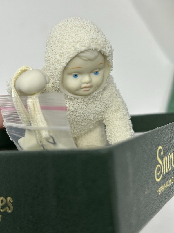Snowbabies Angel Department 56 Sprinkling Stars in the Sky Ornament NOS 6848-9