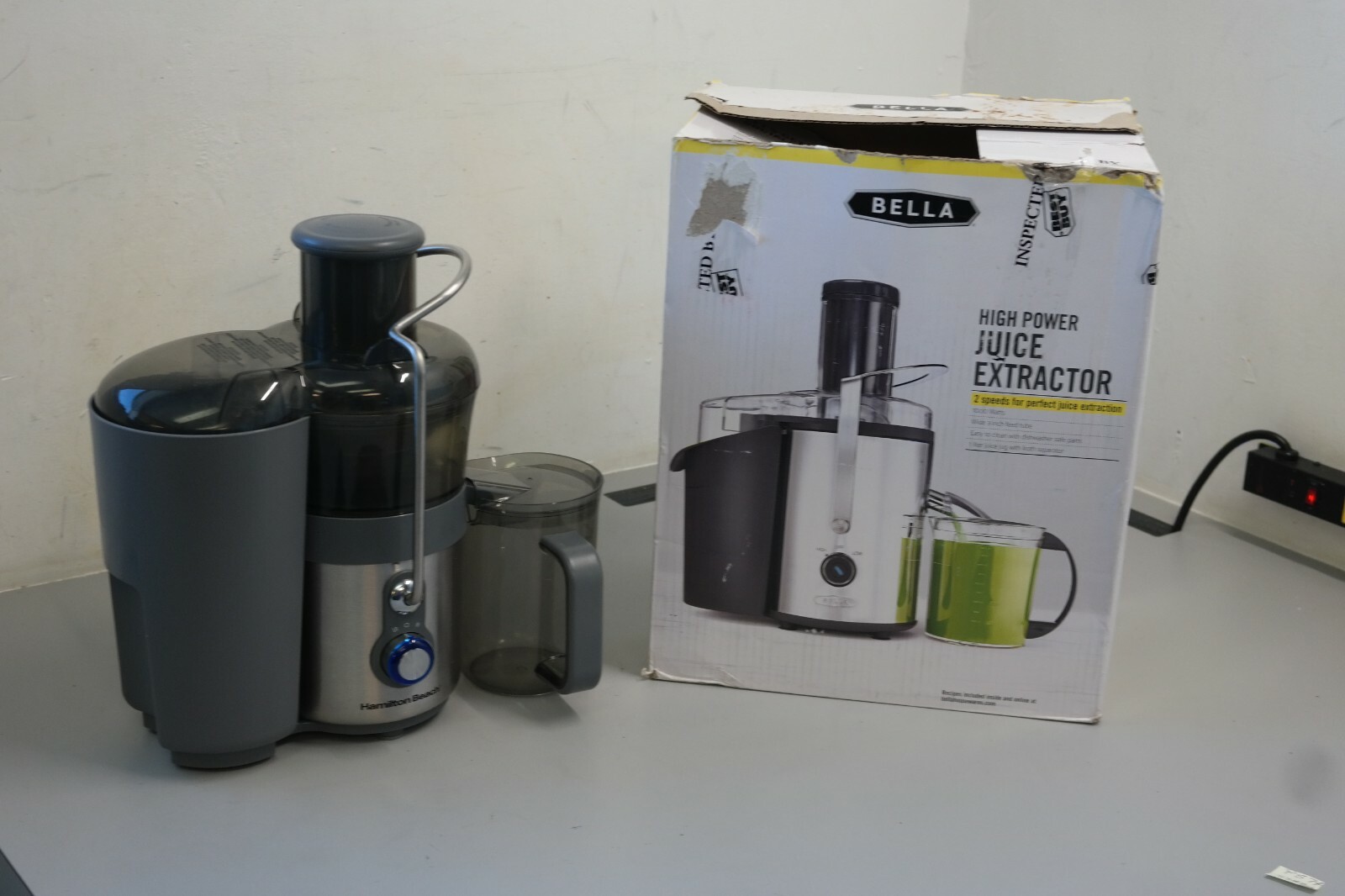 Bella High Power Juice Extractor 1000W Motor NICE WORKS GREAT! (25D