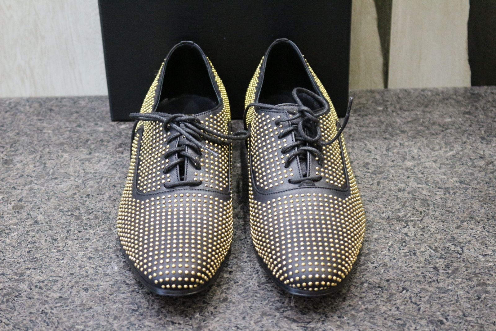 Scarpe piatte Oxford Brogue nuove con scatola YSL SAINT LAURENT PARIS LU LU LU borchie oro nero 37 5