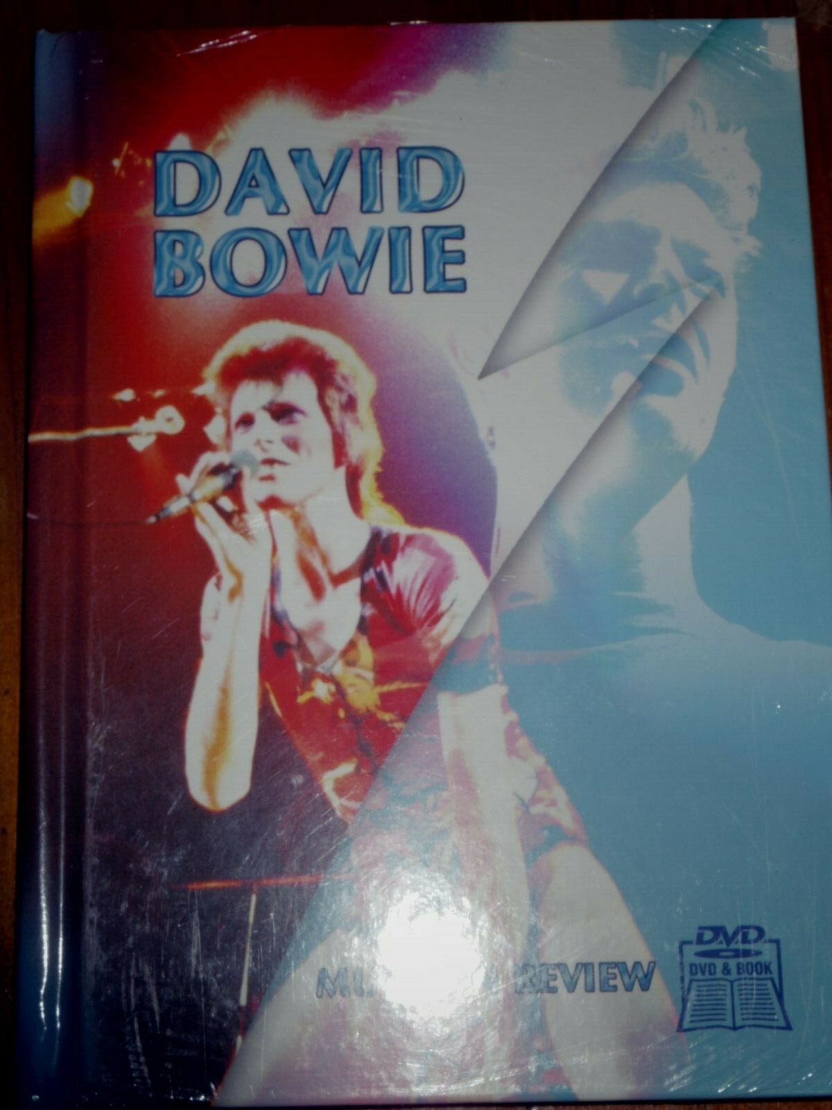 DAVID BOWIE MUSIC IN REVIEW DVD+BOOK SIGILLATO