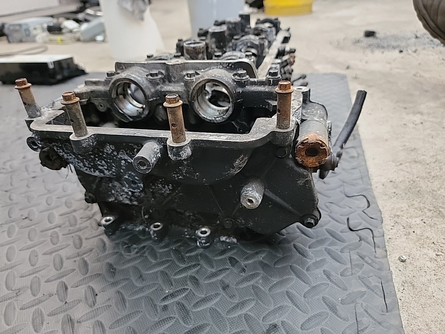 2018 McLaren 720S Driver Left Engine Cylinder Head 13F0552CP Oem