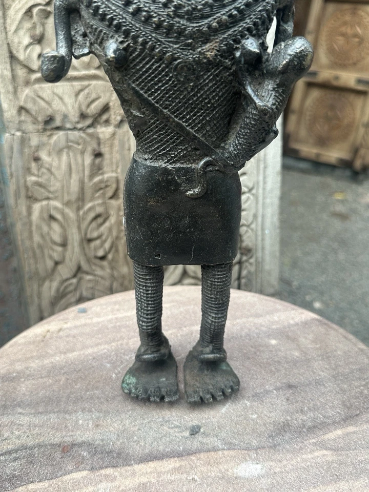 Antigua escultura tradicional sudafricana de latón forjado a mano Foto 4 de 4