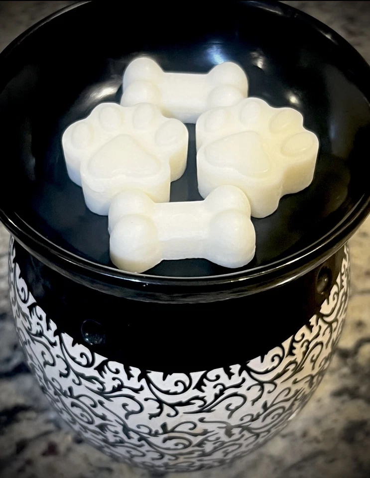 Scented 4oz Bag Soy Wax Melts Dog Bone & Paw Shapes Cute Dog Lover Gift - Image 2 of 4