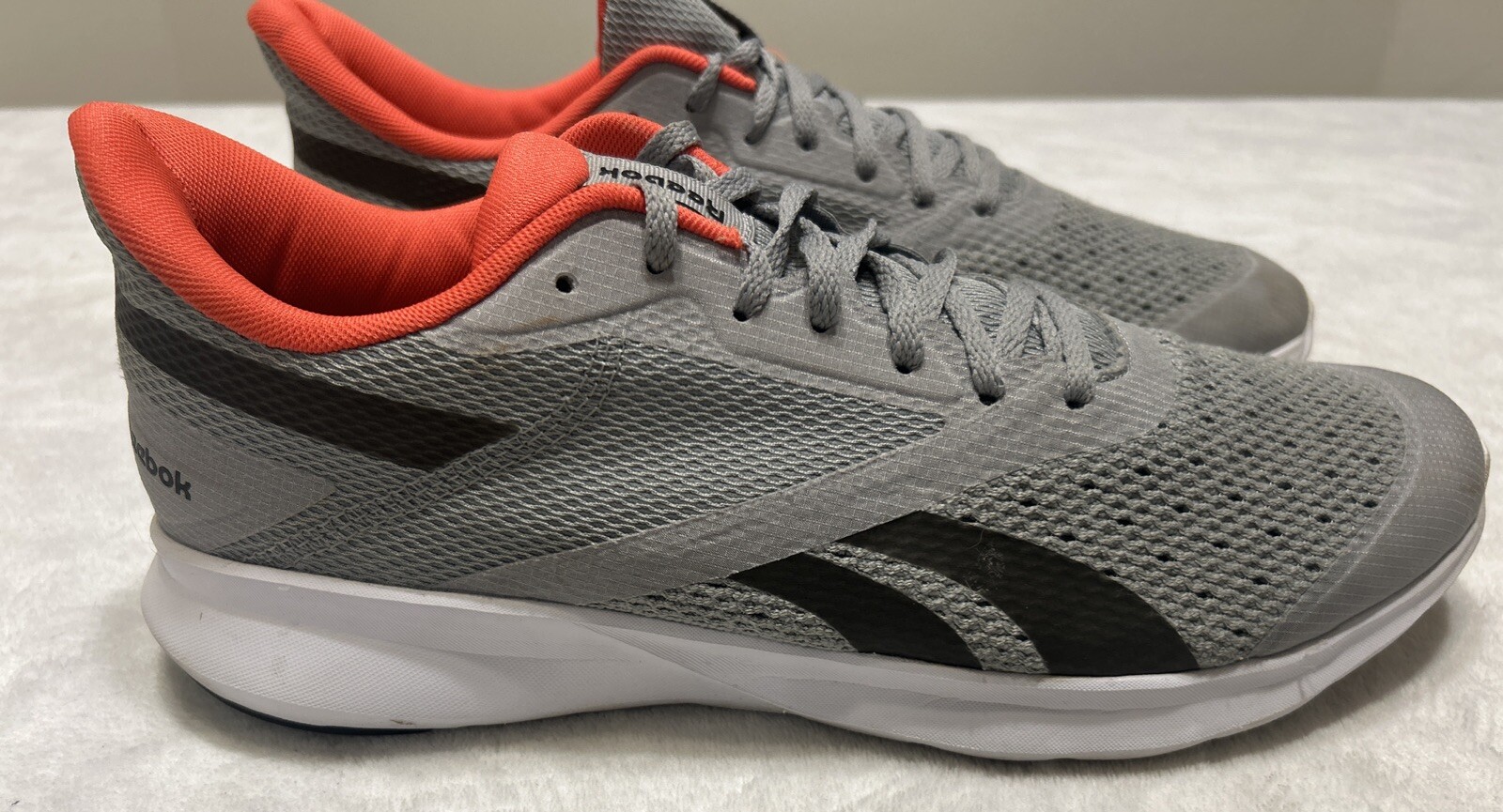 Reebok Men’s Shoes Size 10.5 Gray Running Lace Up Gym Memory Foam Speed Breeze