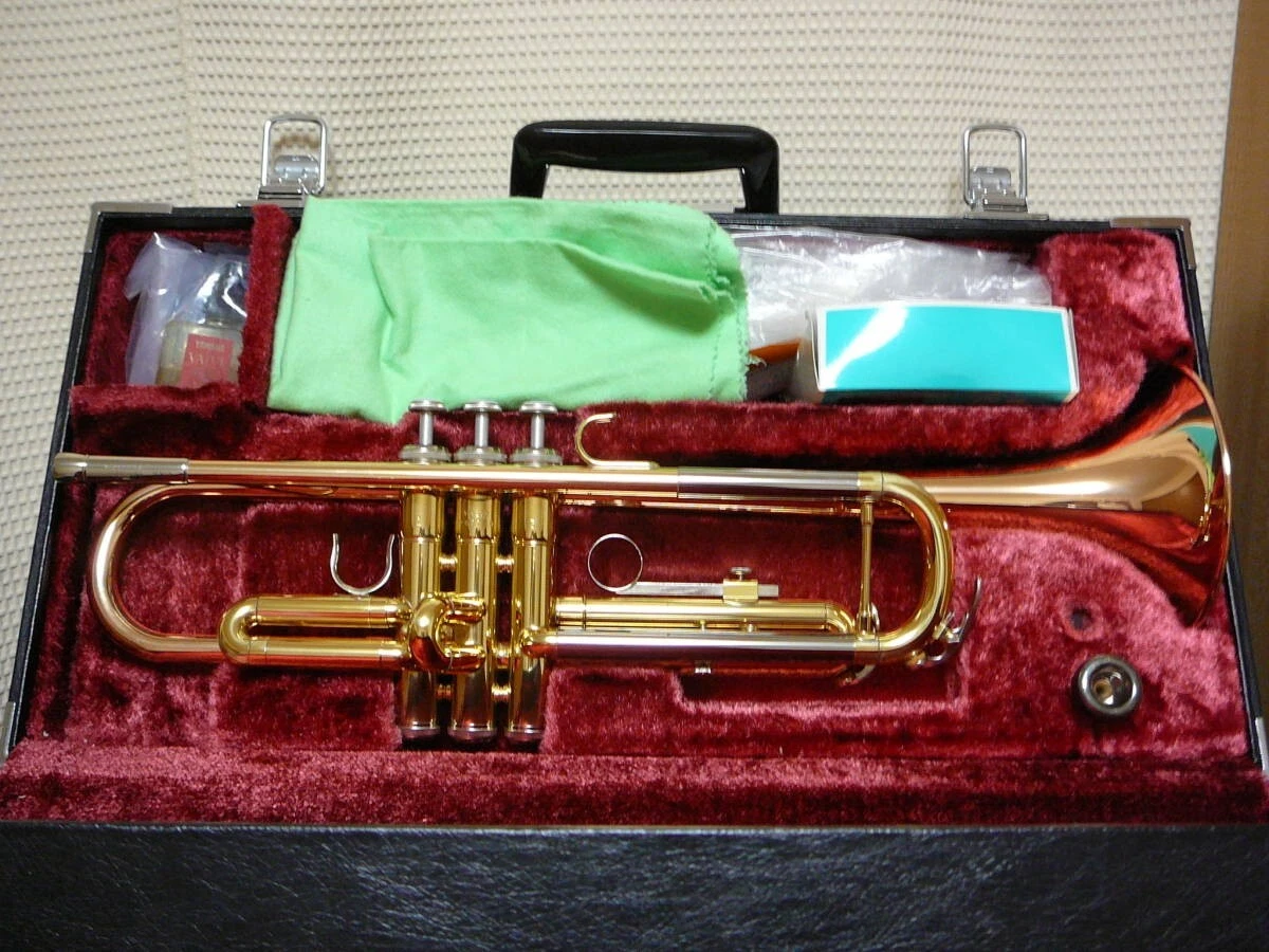 YAMAHA Trumpet YTR-3325 With Case Mouthpiece Musical instrument