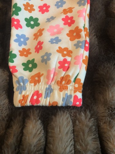 New Old Navy Girl Floral Sweatpants Size 5T - Picture 4 of 8
