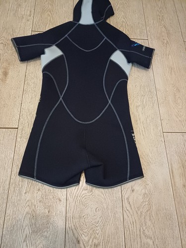 Mares Monopeice Evolution 5+5 mm Short Wetsuit Size 3 + Hood Ladies Mint Cond. - Picture 11 of 13