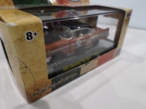 M2 Machines 1957 Chevrolet Bel Air Rally Historico Transpeninsular Limited - Picture 2 of 5