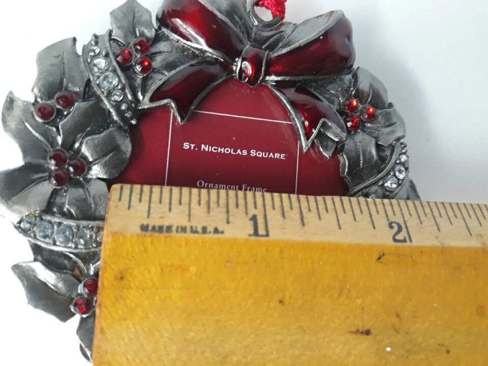 Mini marco de fotos adorno de Navidad cuadrado de San Nicolás esmaltado con joyas foto de 1,75" Foto 4 de 4