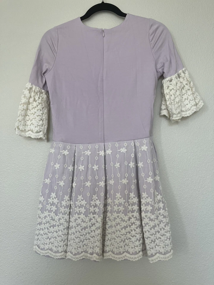 Vestido Chasing Fireflies para niños y niñas con ribete floral de encaje talla XL púrpura lavanda Foto 2 de 4