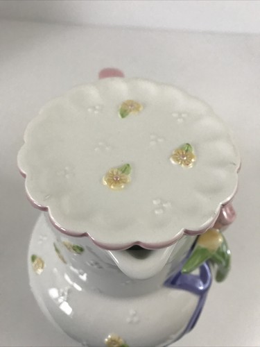 Jarra de agua blanca BELLA CASA By Ganz con tulipanes y taza superior 7"" NUEVA - Imagen 5 de 12