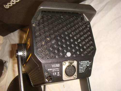 GODOX VL150 150 WATT LED VIDEO LIGHT W CASE/REFLECTOR/CONTROLLER/ADAPTER/REMOTE - Picture 5 of 24
