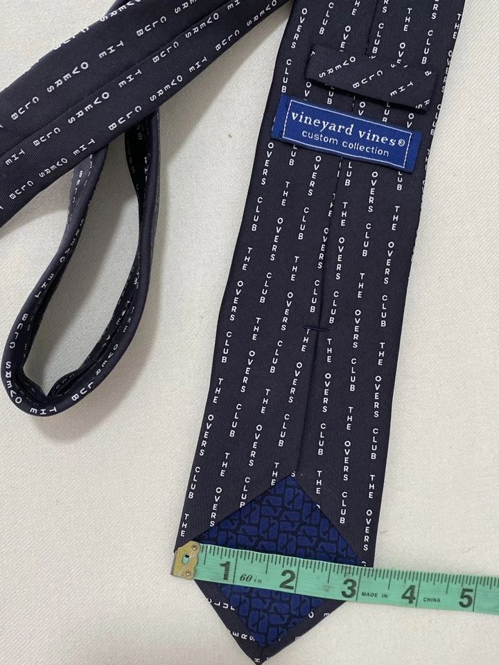 VIÑAS DE VIÑEDO. Corbata de seda negra. M en EE. UU. Ex Con Foto 2 de 2