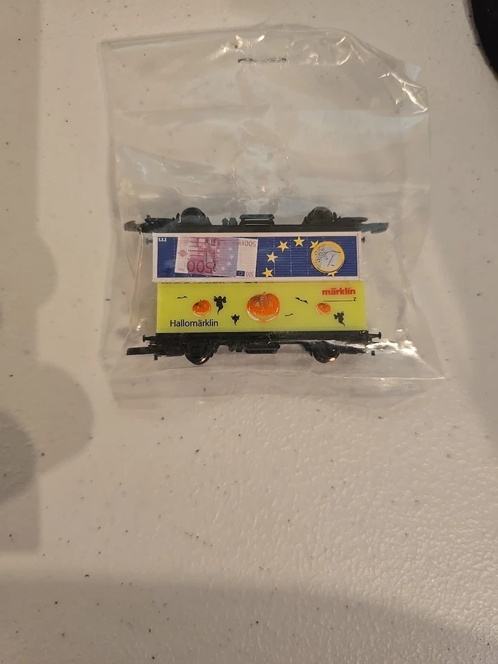 Marklin Z Hallomarklin Glow & 50 Jahre Deutsche Mark Promo Wagon Lot Mini-Club - Image 2 of 4