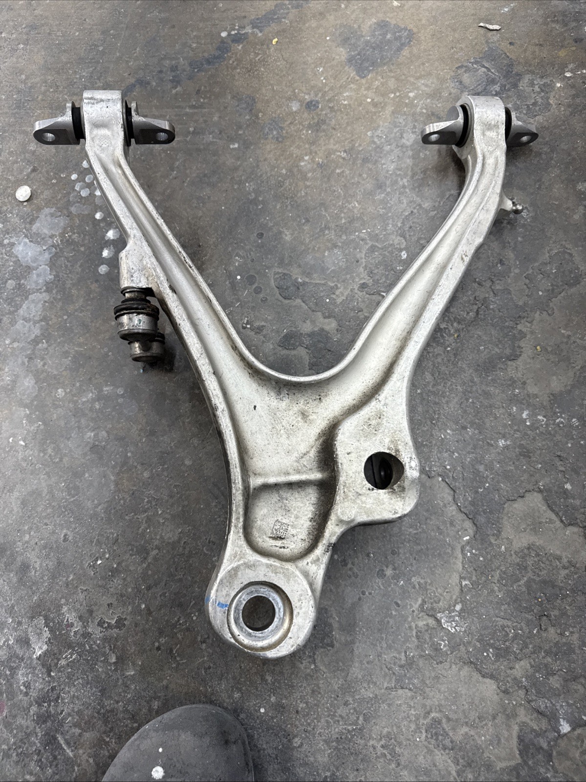 Rear Suspension Right Lower Control Arm 14B0587CP OEM McLaren 720S 2020