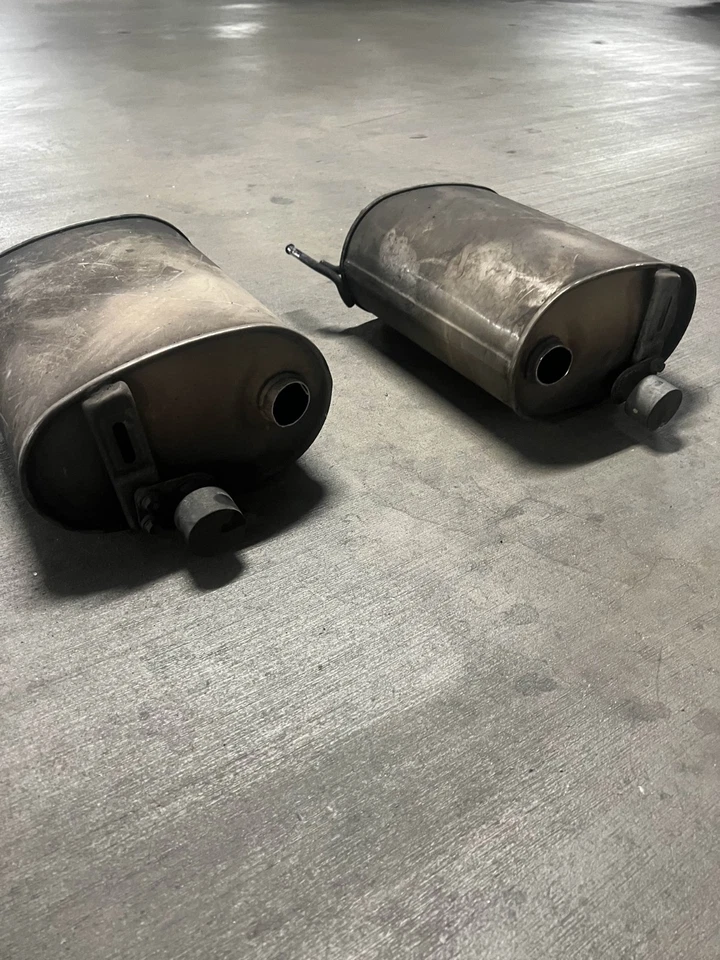 Silenciadores deportivos OEM Lexus GS350 F 2013-2015 | Traseros Izquierdos y Derechos | ¡Ajuste directo! Foto 3 de 4