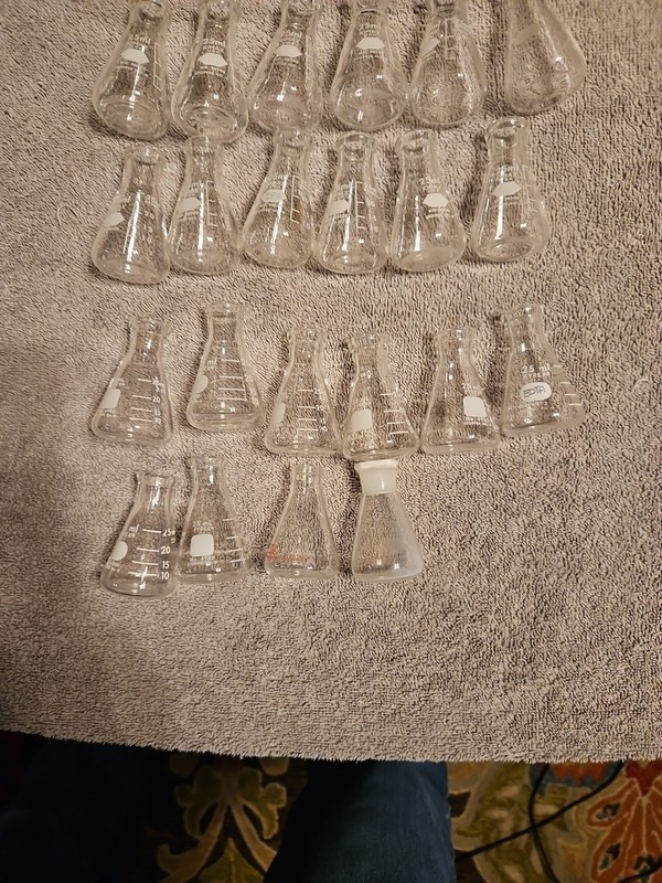 Lot of 22 Glass 25mL Erlenmeyer Flasks; 8 Pyrex 4980; 12 kimax 26500 ;2 others