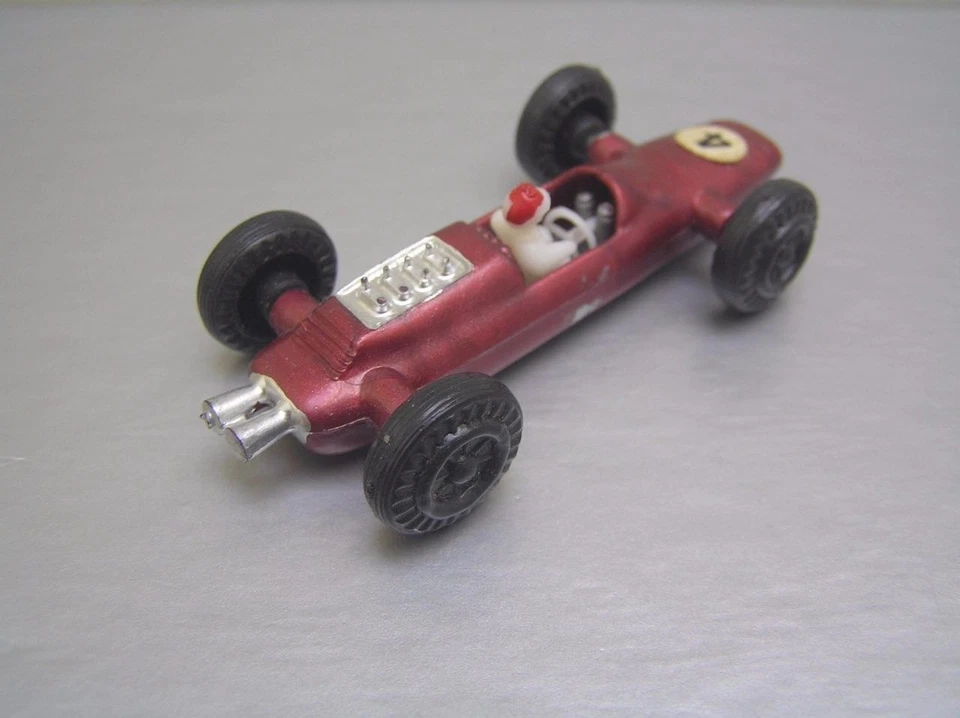 Lotus F1 plastic vintage race car made in Hong Kong Dinky Matchbox EXC - Image 2 of 4