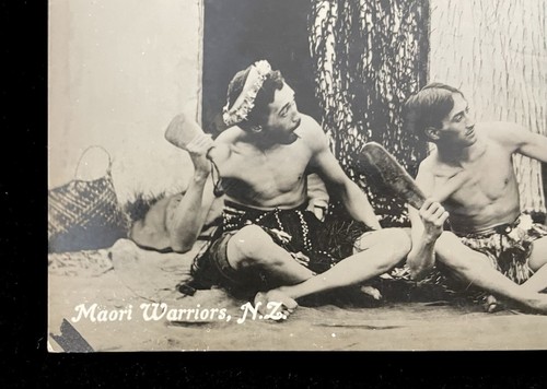 MAORI WARRIORS NEW ZEALAND FIGHTING SCENE PATU CLUBS TONGUES RPPC 1920s - Picture 2 of 4