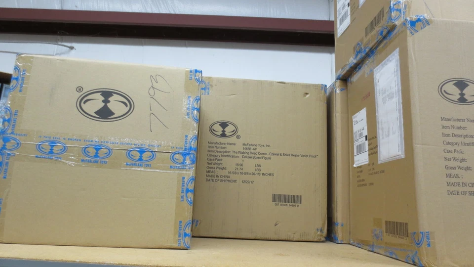 The Walking Dead Ezequiel y Shiva McFarlane Artista Prueba Resina Estatua #?/50 Foto 3 de 4