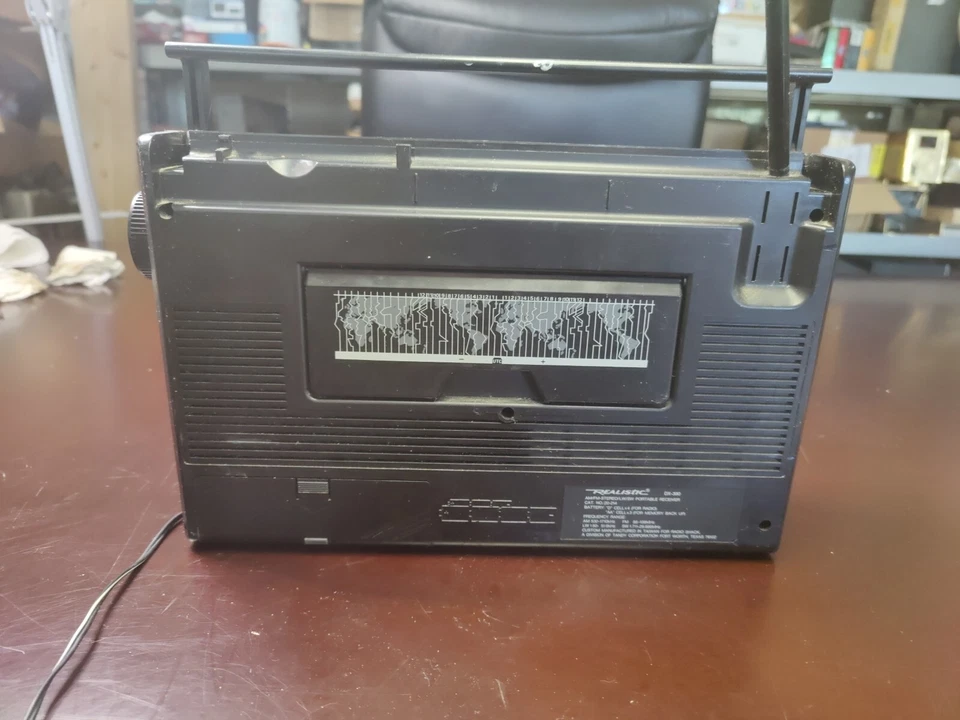 Realistic DX-390 AM FM SW MW LW Shortwave Radio PLL Synthesized Receiver - Works - Image 3 of 4