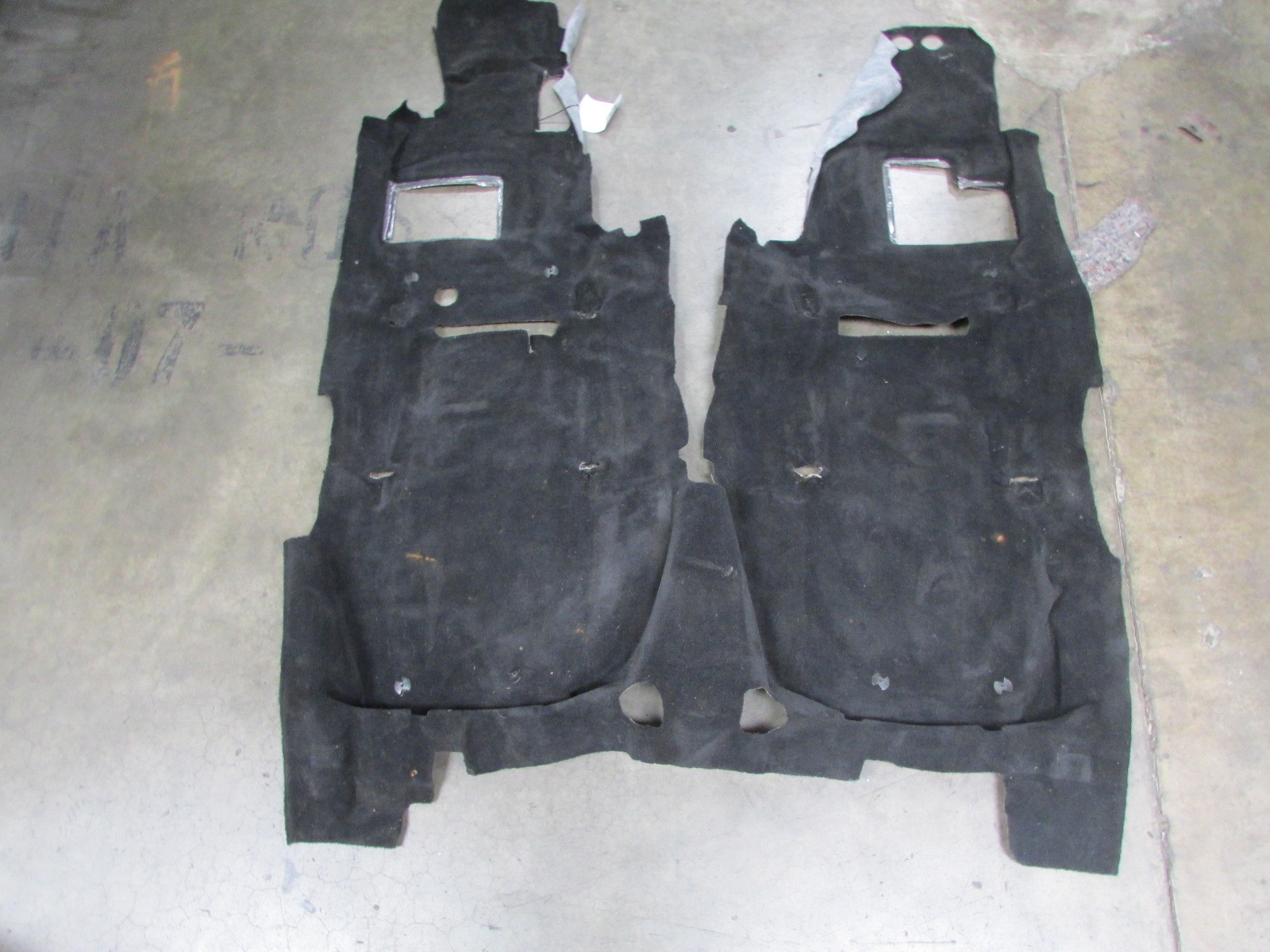 Maserati Coupe, Front Carpet, One Piece, Black, Used, P/N 981305500