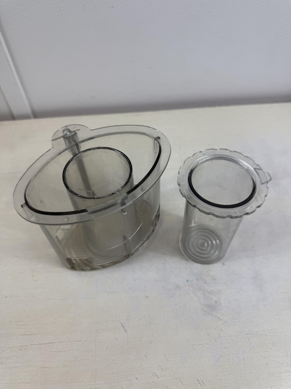 Cuisinart DLC-2011-P Food Processor Lid Cover Chute + Pusher Broken Parts