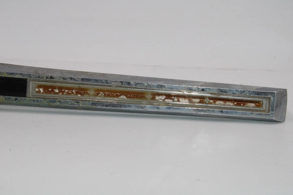 Chevrolet Impala Belair 1965 Chevy Chevrolet Impala emblema pajarita original de fábrica OEM Foto 2 de 4