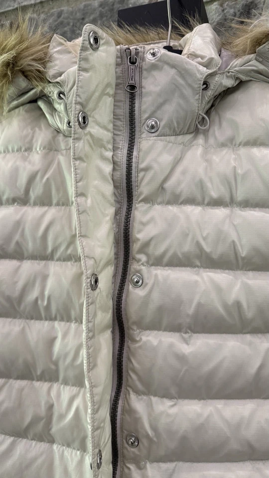 Marmot 700 Fill Down Puffer Jacket - Pearly White Women’s Size S (XS-fits Small) - Image 4 of 4