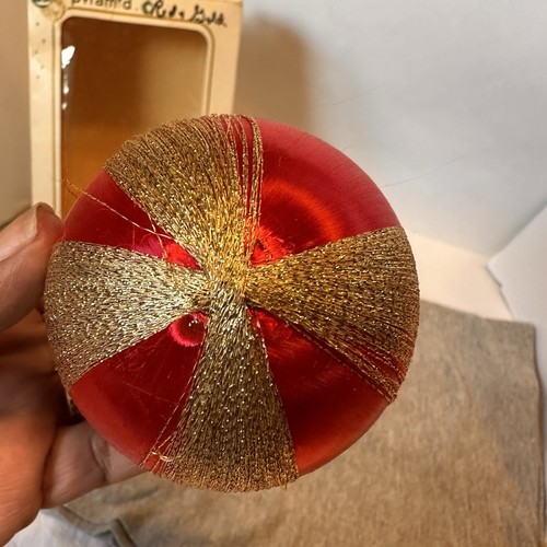 Vintage PYRAMID Red/Gold Striped Satin Sheen Boxed Christmas Ornaments, Set of 6 - Picture 17 of 23