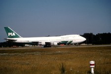 Dia AP-AYW Boeing 747-282B PIA 29.06.1992 FRA 35mm gerahmt OP-K5-75