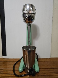 VINTAGE HAMILTON BEACH MILKSHAKE MIXER #33 GREEN ( UNTESTED) SEE DESCRIPTION