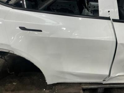 Tür rechts hinten Tesla Model Y 5YJY 1641703EDA P22432894